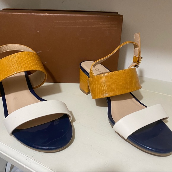 NEW ADOC Leather Sandals. Size 7. - Picture 1 of 3